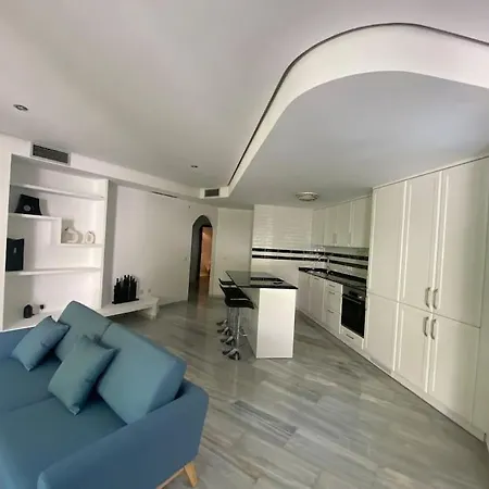 Apartment. Newly Renovated. Marbella