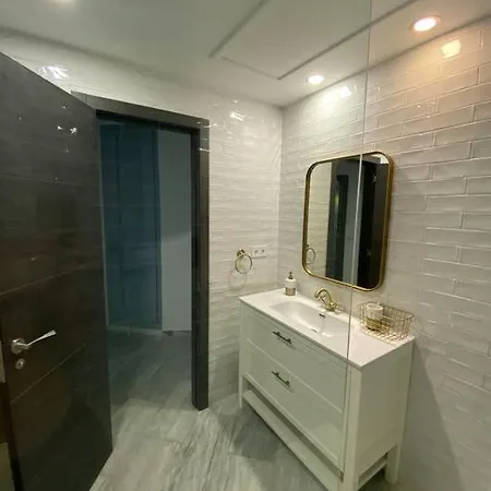 Apartment. Newly Renovated. *