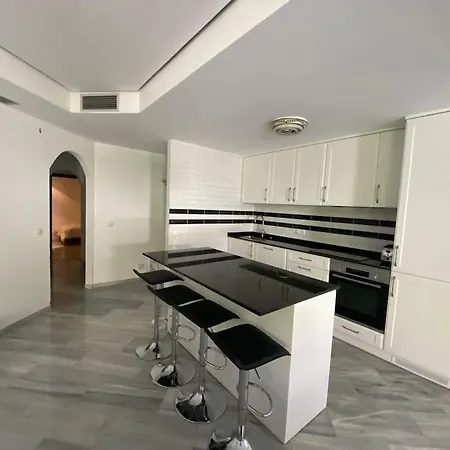 아파트 Apartment. Newly Renovated. *
