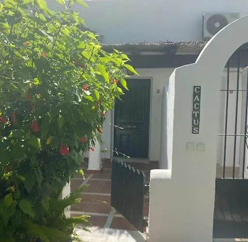 Apartment. Newly Renovated. Appartement *